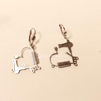 ersilberte Friseur Ohrringe als Ohrhänger mit Klappbrisur im detailreichen Fön-Kamm-Schere-Design von chic-peppig-bunt.